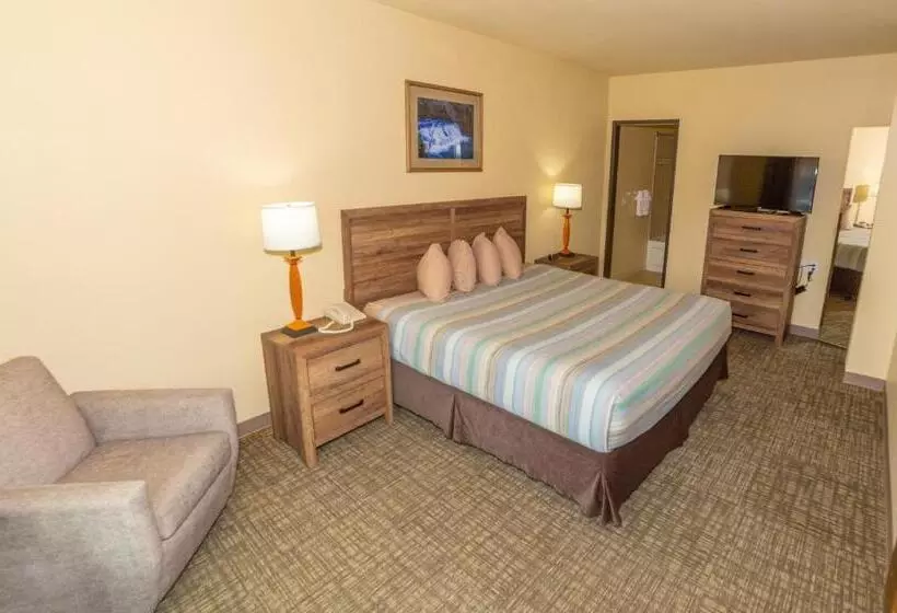 Отель Clatskanie River Inn