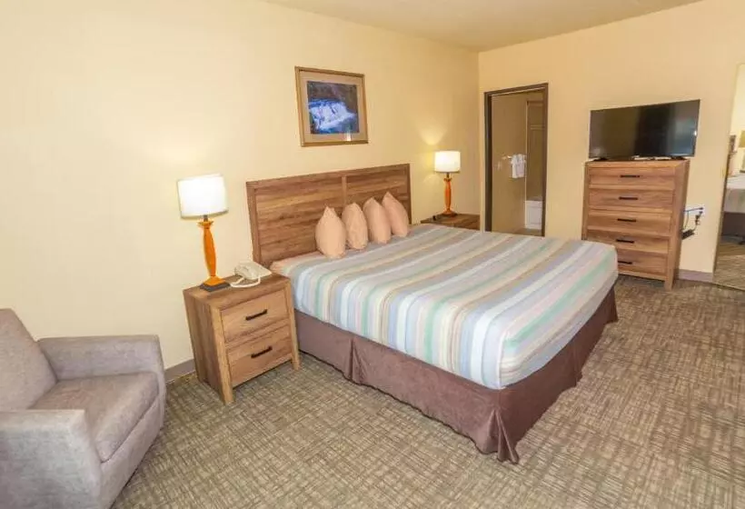 Отель Clatskanie River Inn