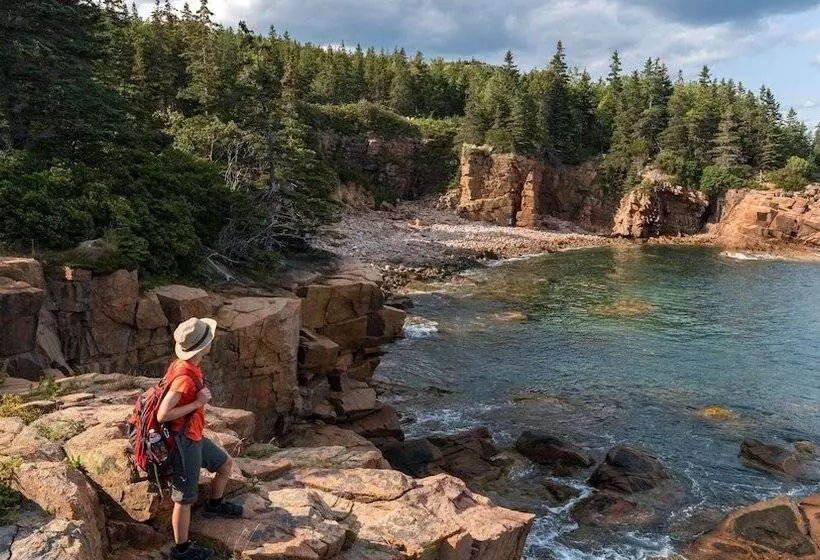 בית מלון כפרי Colonial Inn Ellsworth