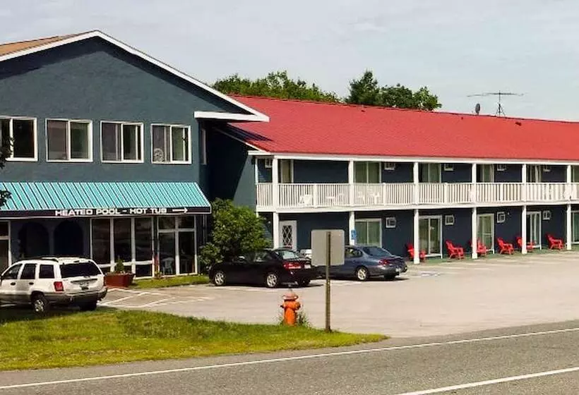 בית מלון כפרי Colonial Inn Ellsworth