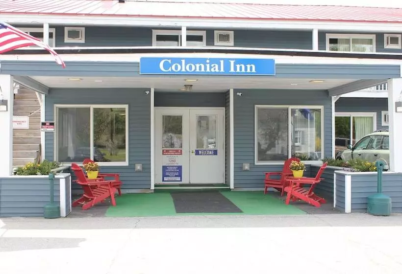 בית מלון כפרי Colonial Inn Ellsworth