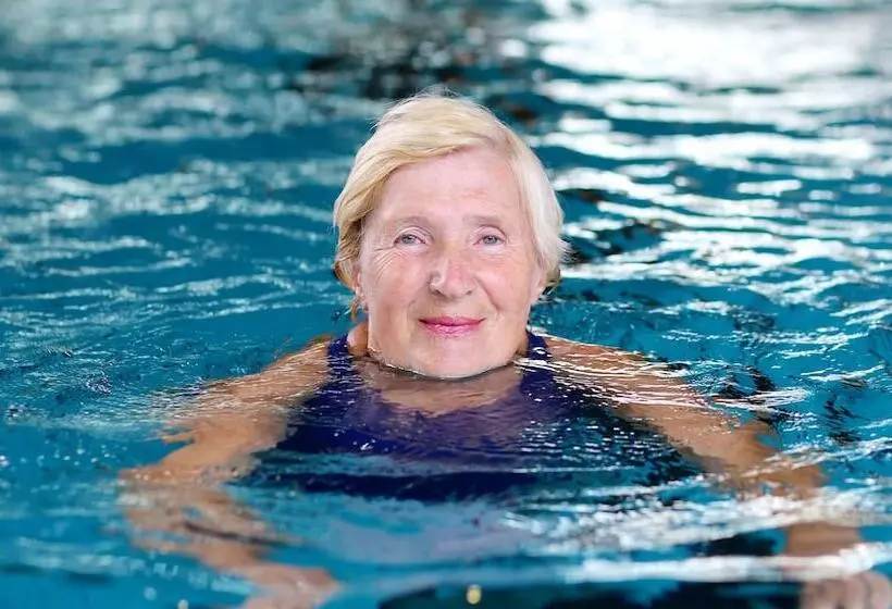 בית מלון כפרי Colonial Inn Ellsworth