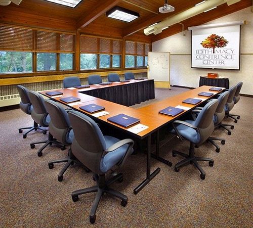 Hotel Edith Macy Conference Center