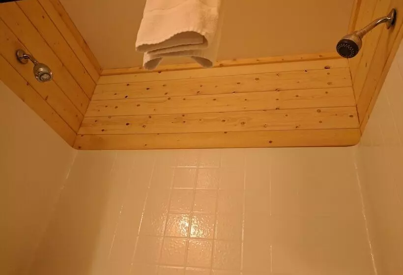 Hotel Emerald Forest Cabins