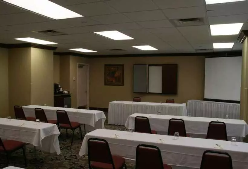 Grand Plaza Hotel Branson