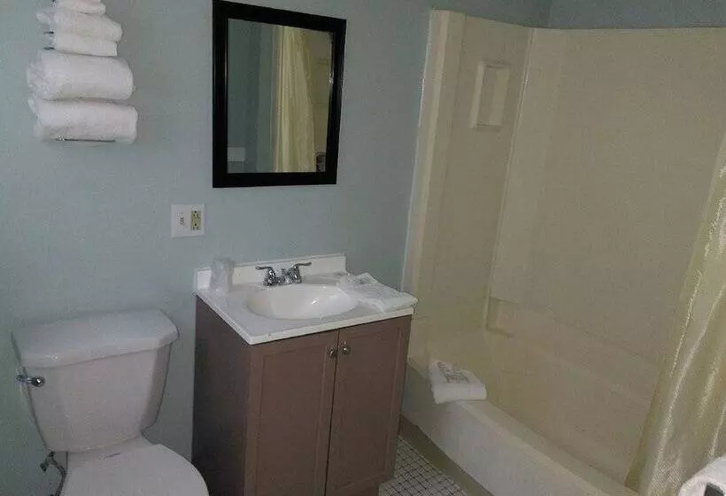 בית מלון כפרי Harbor Base Pineapple Inn