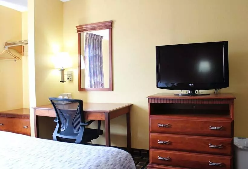 酒店 Hometown Inn & Suites