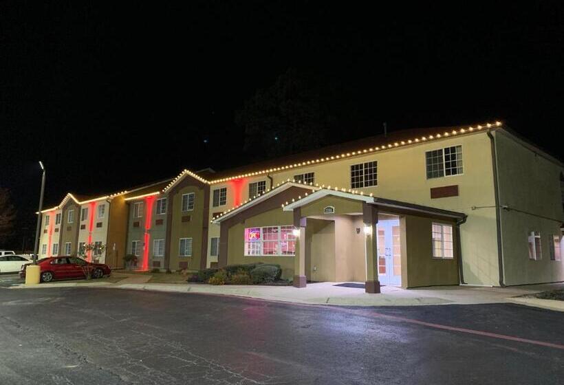 هتل Hometown Inn & Suites