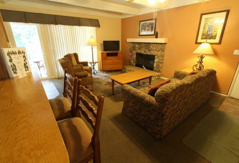 ホテル Lake Arrowhead Chalets