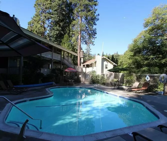 酒店 Lake Arrowhead Chalets