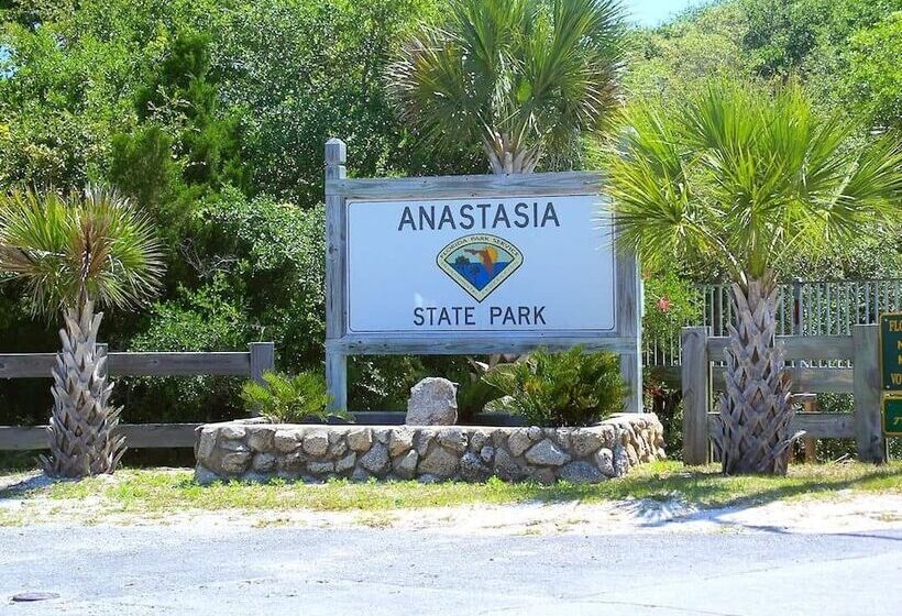 Отель Ocean Sands Beach Boutique Inn 1 Acre Private Beach St Augustine Historic 2 Miles Shuttle With Downt