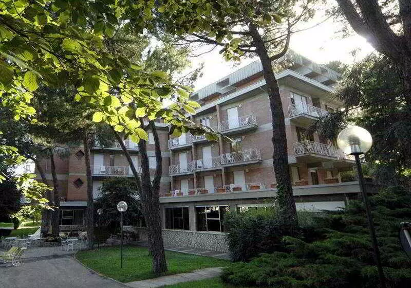 Отель Raffaello