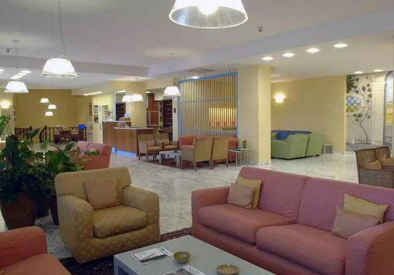 Отель Raffaello