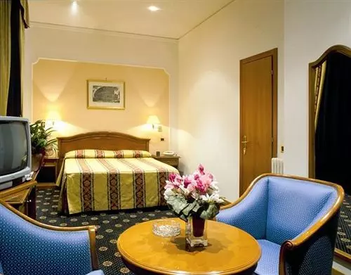 Отель Raffaello