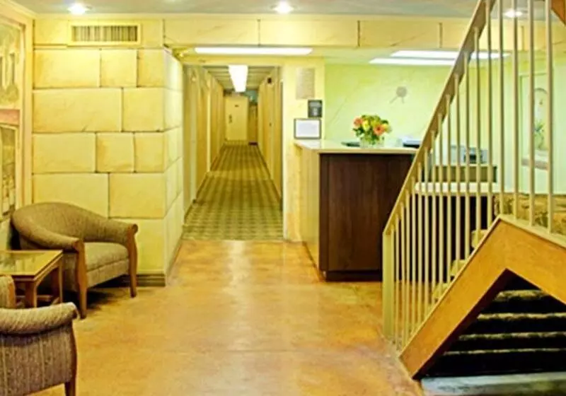 هتل Royal Palace Westwood