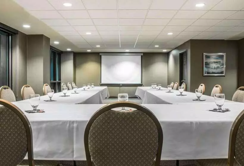 Shoreline Inn & Conference Center, Ascend Hotel Collection