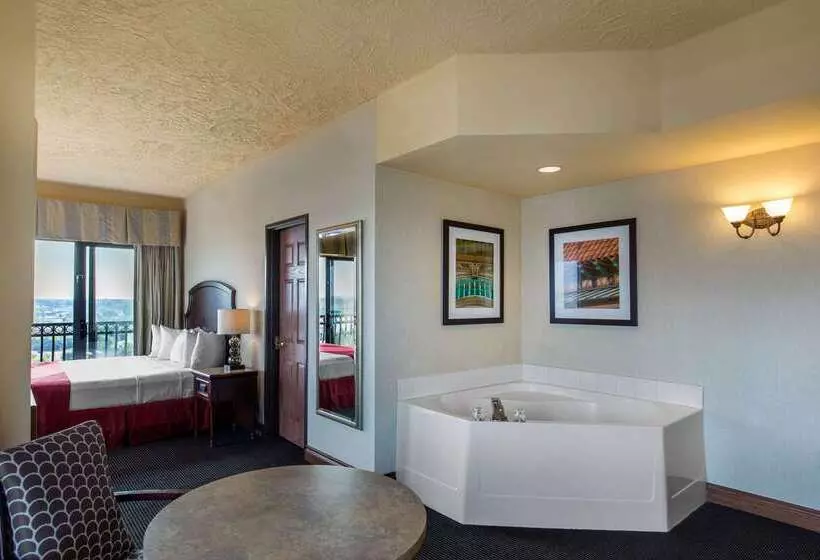 Shoreline Inn & Conference Center, Ascend Hotel Collection