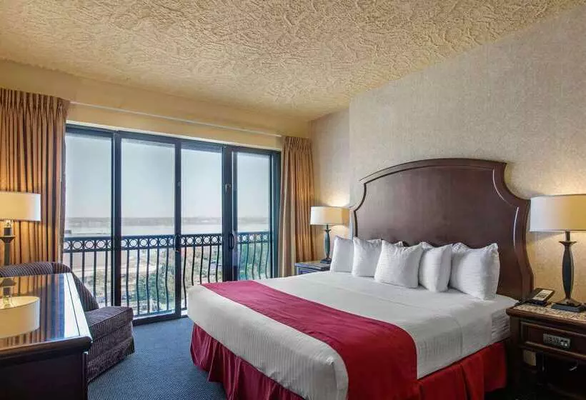 Shoreline Inn & Conference Center, Ascend Hotel Collection