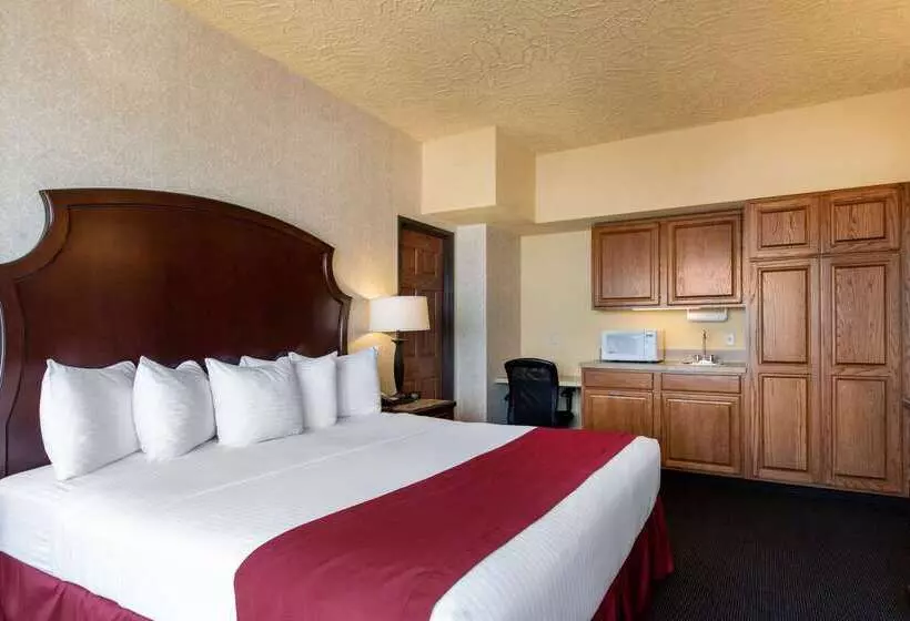 Shoreline Inn & Conference Center, Ascend Hotel Collection