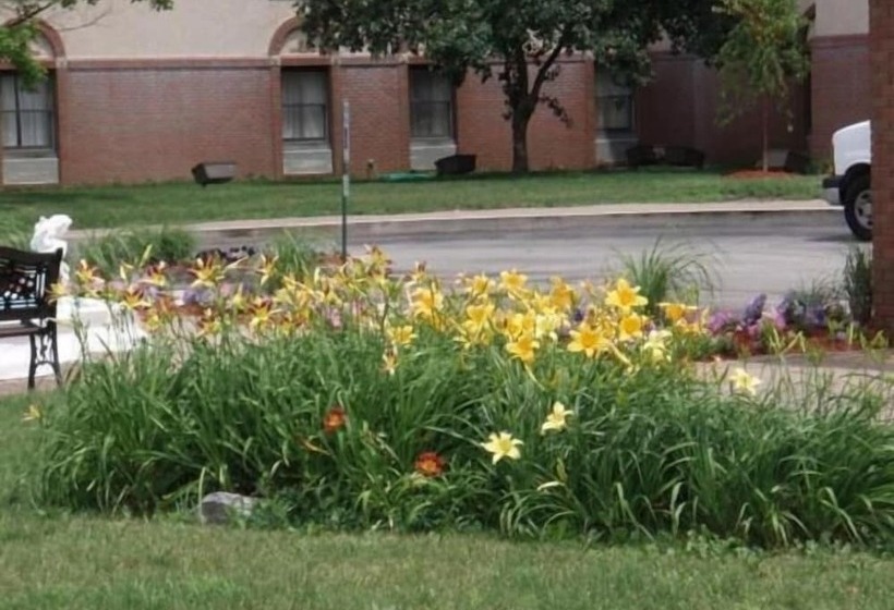 The Chateau Bloomington Hotel And Conference Center