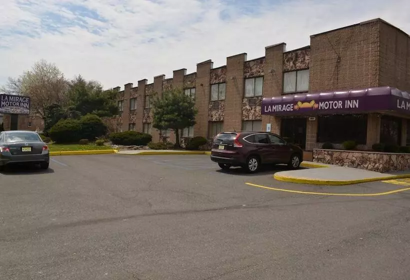 בית מלון כפרי Travelodge By Wyndham Avenel Woodbridge