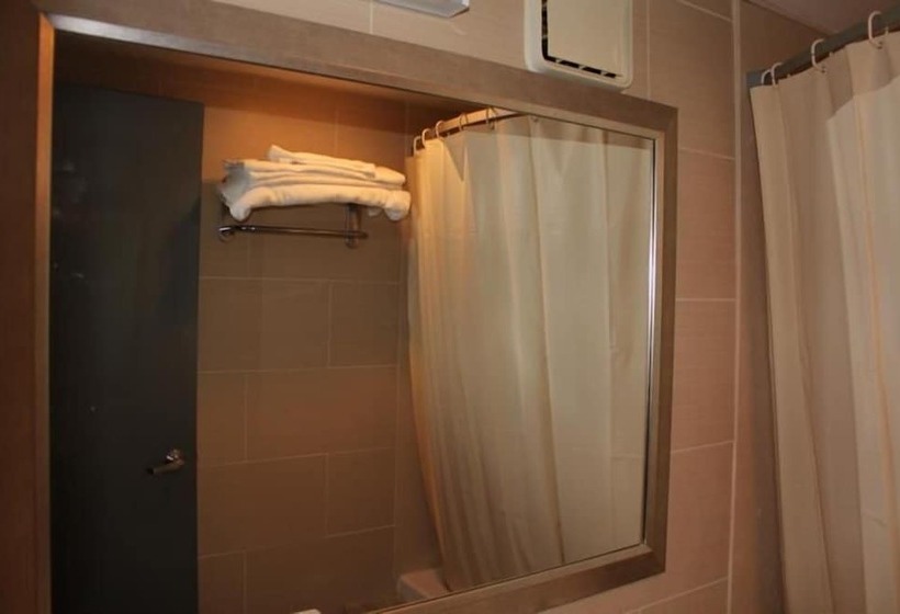 酒店 Travelodge By Wyndham Avenel Woodbridge