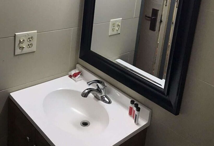 酒店 Travelodge By Wyndham Avenel Woodbridge