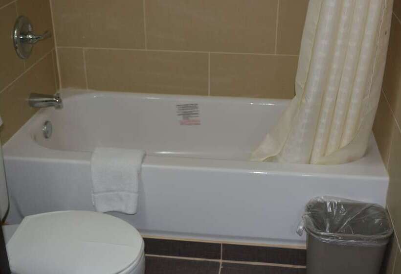 酒店 Travelodge By Wyndham Avenel Woodbridge