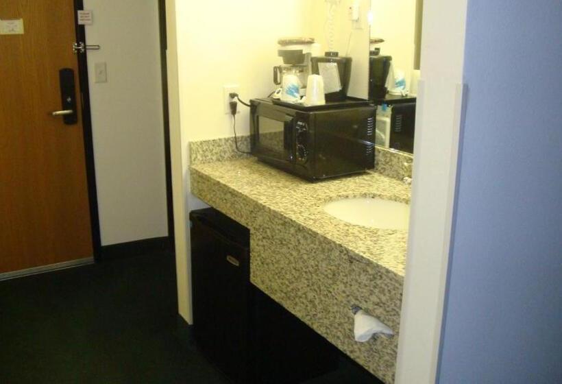 בית מלון כפרי Travelodge By Wyndham Milford