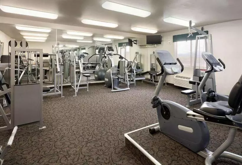 فندق Travelodge By Wyndham Milford