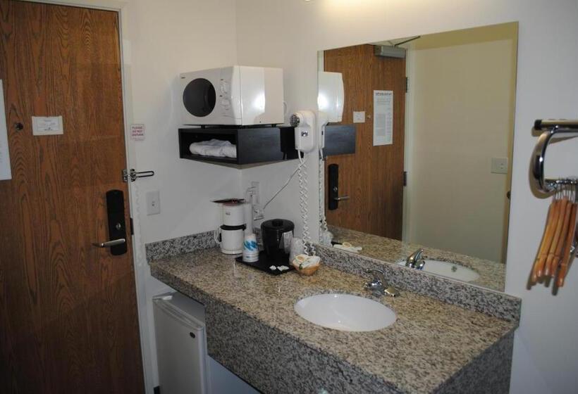 בית מלון כפרי Travelodge By Wyndham Milford