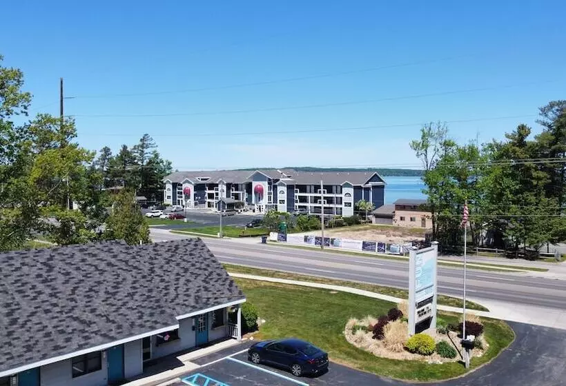 Hotelli Traverse Bay Inn