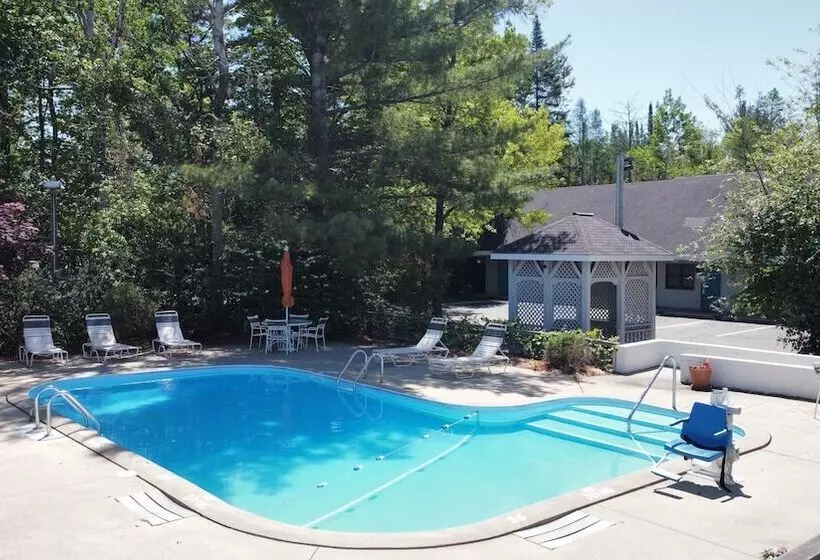 Hotelli Traverse Bay Inn
