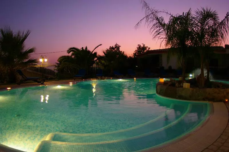 Отель Village Eden