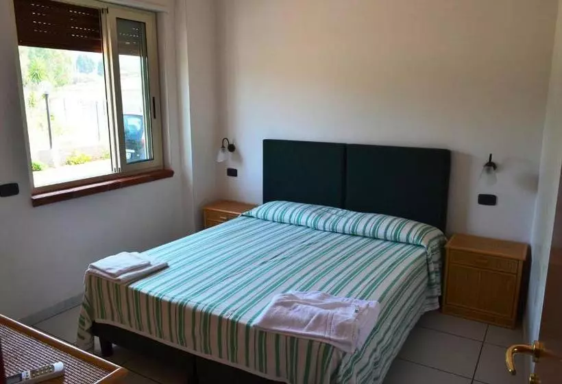 Отель Village Eden