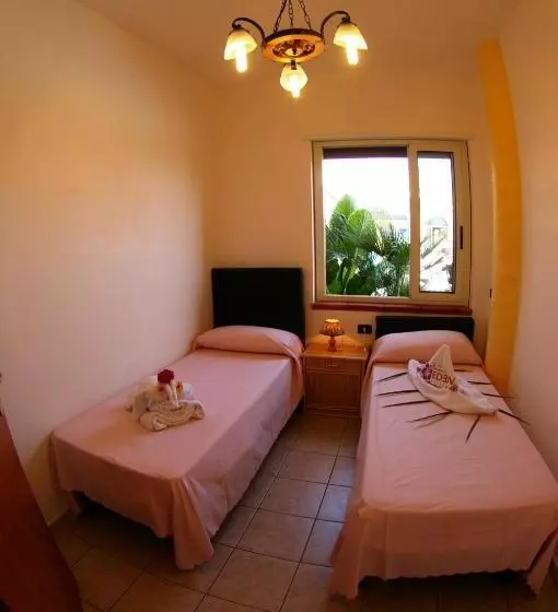 Отель Village Eden