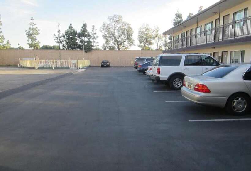 Little Boy Blue Motel