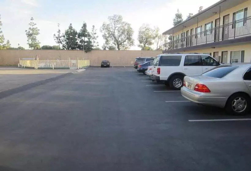 Little Boy Blue Motel