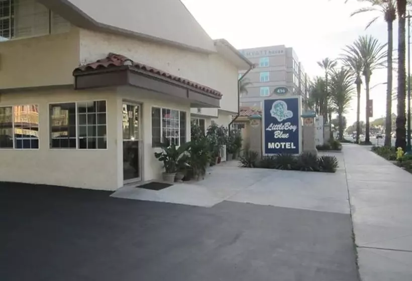 Little Boy Blue Motel