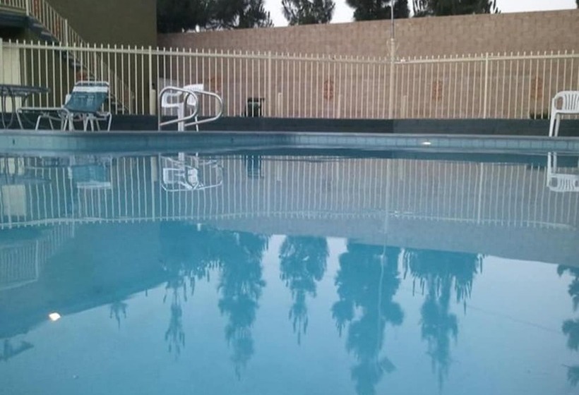 Little Boy Blue Motel