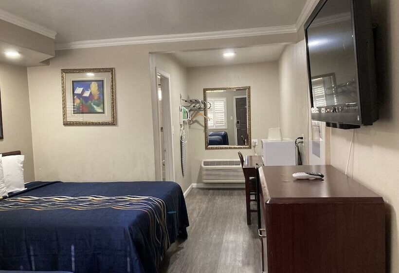 Little Boy Blue Motel