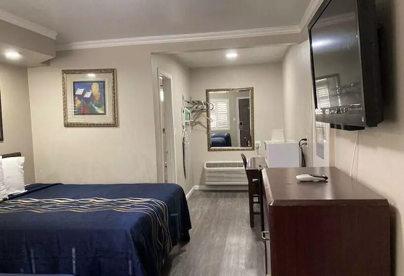 Little Boy Blue Motel