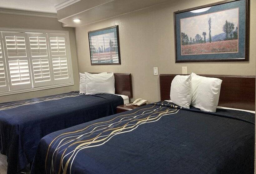 Little Boy Blue Motel