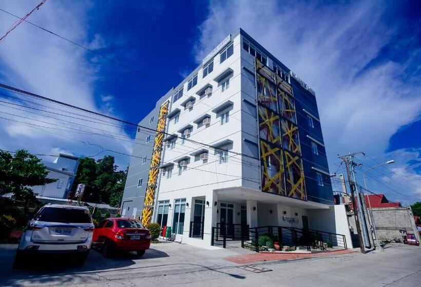 ホテル Belltower Csheli Suites Bantay   Vigan