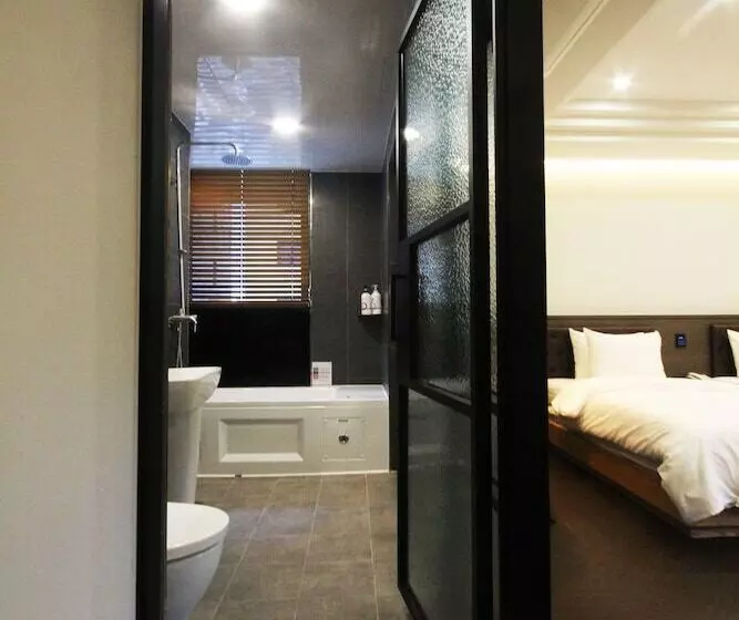 هتل Amare