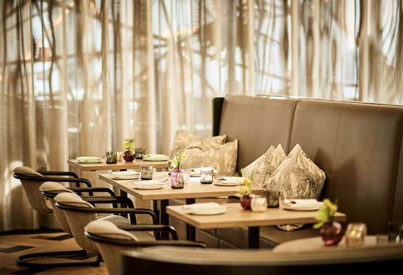 Daxton Hotel Birmingham, Curio Collection By Hilton