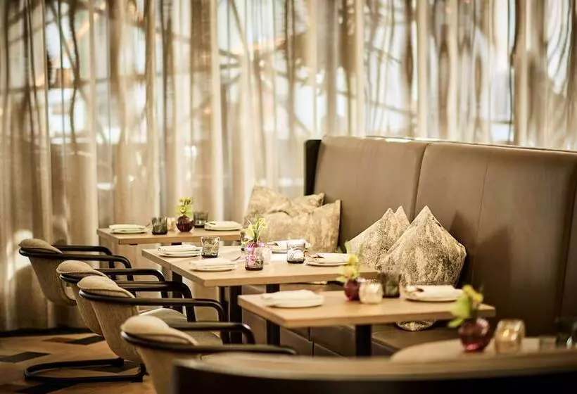 Daxton Hotel Birmingham, Curio Collection By Hilton