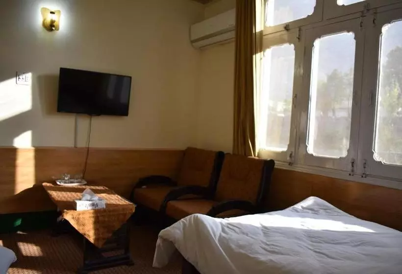 هتل Grand Continental
