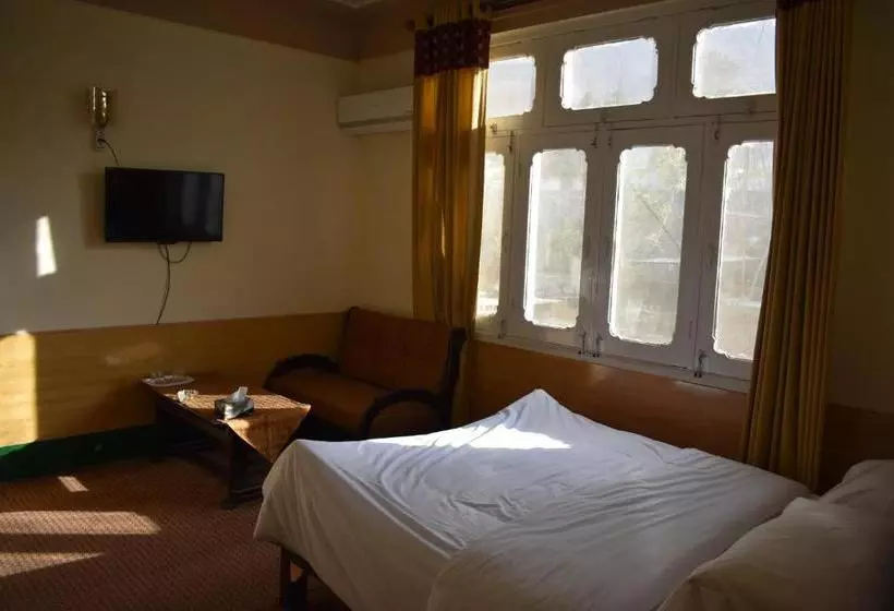 هتل Grand Continental