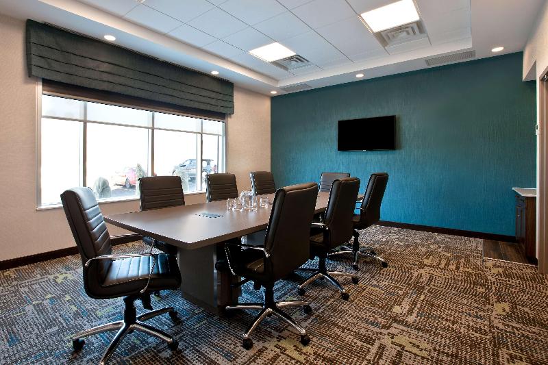 هتل Hampton Inn & Suites Ottawa West